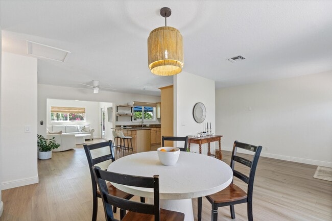 4921 NE 23rd Ave in Lighthouse Point, FL - Building Photo - Building Photo