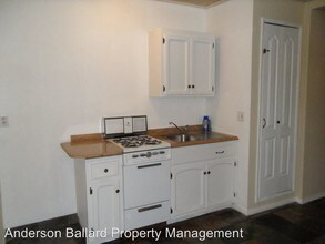 7710 Wentworth St in Los Angeles, CA - Building Photo - Building Photo