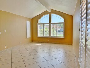 1260 Clearview Dr in Hollister, CA - Building Photo - Building Photo