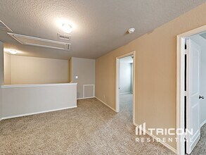2415 Marbach Woods in San Antonio, TX - Foto de edificio - Building Photo