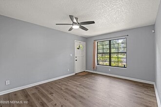 2739 King Cole Dr in Jacksonville, FL - Building Photo - Building Photo