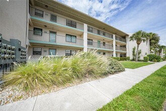 175 Kings Hwy in Port Charlotte, FL - Building Photo - Building Photo