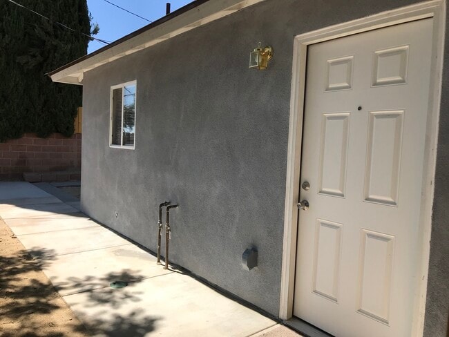 2709 Cardinal Ave, Unit B in Bakersfield, CA - Building Photo - Building Photo