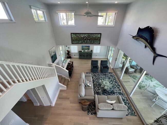 124 Indies Dr S in Duck Key, FL - Building Photo - Building Photo