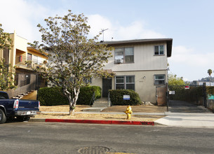 Harold Way in Los Angeles, CA - Foto de edificio - Building Photo