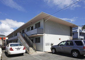 2132 Algaroba St in Honolulu, HI - Building Photo