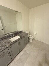 5480 Shorefront Dr in San Diego, CA - Foto de edificio - Building Photo