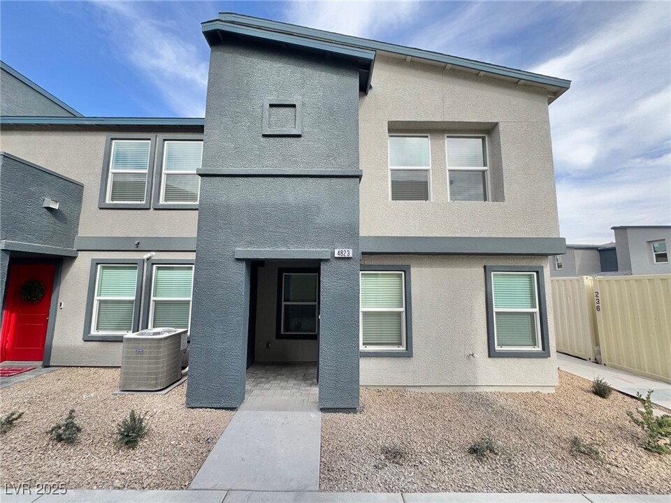 4823 Wine Rdg Ave in Las Vegas, NV - Building Photo