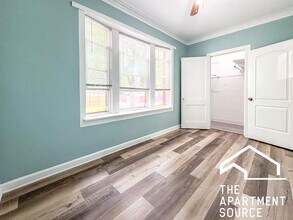 1102 N Central Ave, Unit 1 in Chicago, IL - Building Photo - Building Photo
