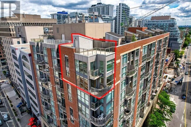 property at 18-1118 Merton St