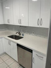 13726 SW 90th Ave in Miami, FL - Building Photo - Building Photo