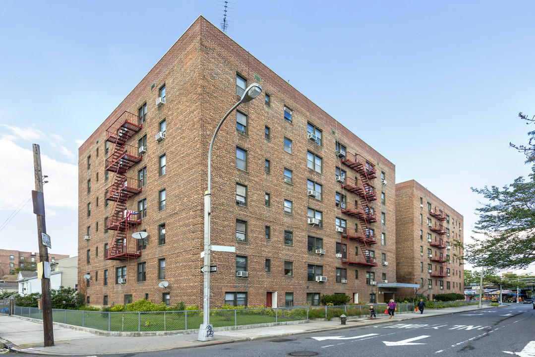 3255 Shore Pky in Brooklyn, NY - Building Photo