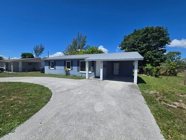 2091 Avenue H E in West Palm Beach, FL - Building Photo - Building Photo