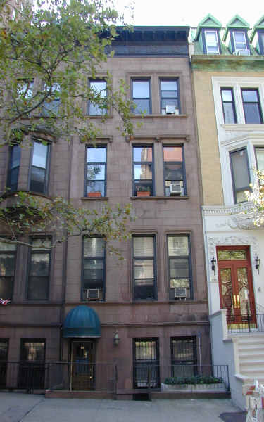 242 W 71st St in New York, NY - Building Photo - Building Photo