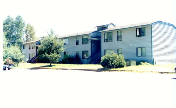 Cedar Crest Apartments in Tacoma, WA - Building Photo - Building Photo