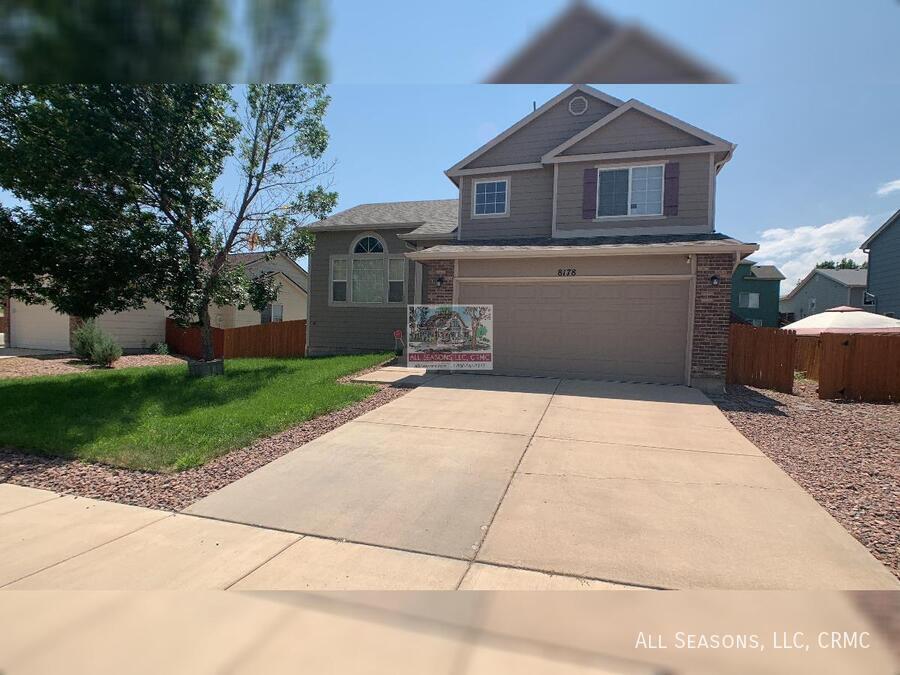 8178 Meadowcrest Dr in Fountain, CO - Building Photo