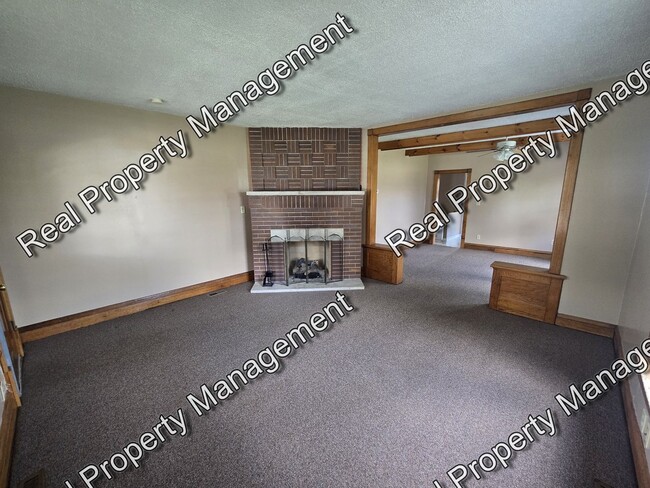 213 Pettibone Ave in Crown Point, IN - Building Photo - Building Photo