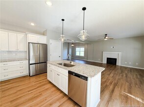 606 N Dickson St in Raeford, NC - Building Photo - Building Photo