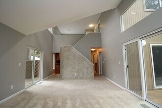 17638 NW Shorewood Dr in Beaverton, OR - Building Photo - Building Photo