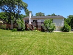 28577 W High Rd in Ingleside, IL - Building Photo - Building Photo