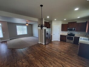 10284 W 18th Ct in Kennewick, WA - Building Photo - Building Photo