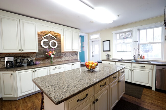 the co.space in State College, PA - Foto de edificio - Building Photo