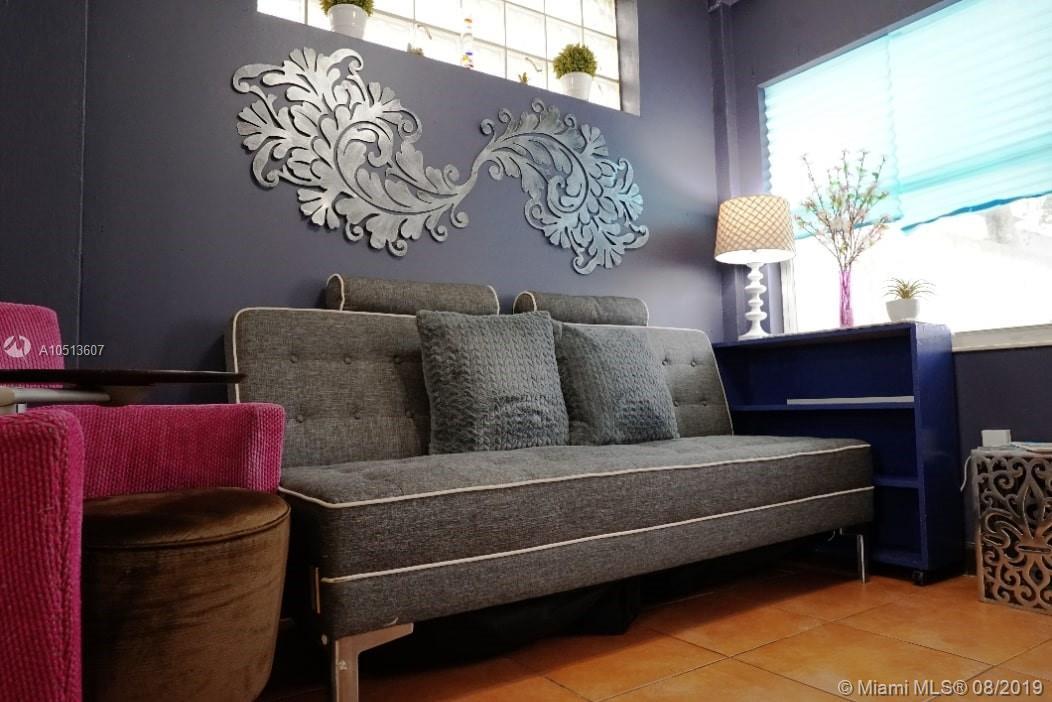 3682 SW 26th St-Unit -1 in Miami, FL - Foto de edificio