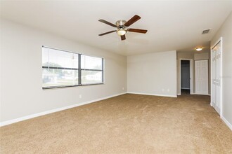 1653 Charity St in Intercession City, FL - Building Photo - Building Photo