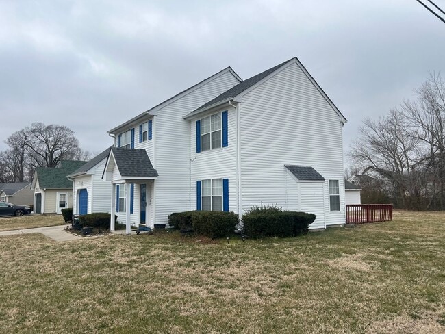 100 Hillside Ave in Suffolk, VA - Building Photo - Building Photo