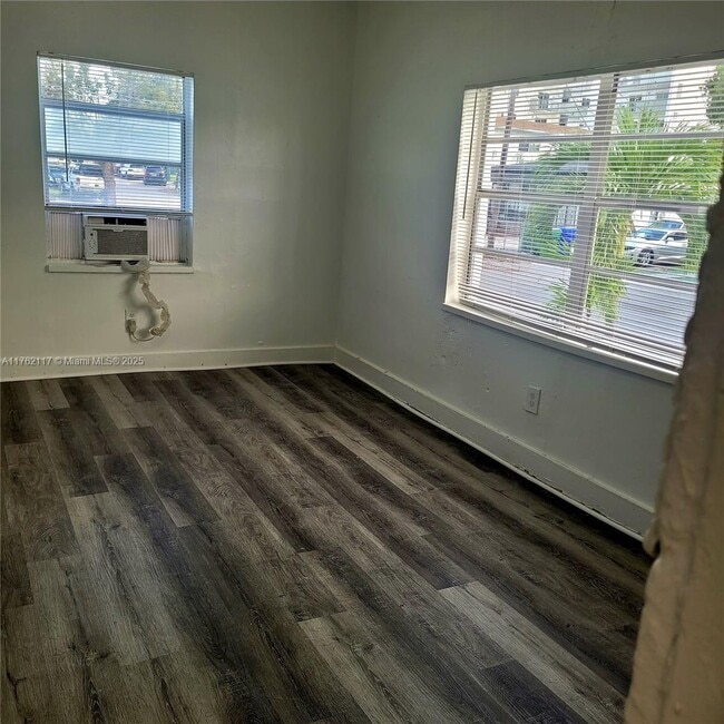 544 NW 23rd Ct-Unit -#9 in Miami, FL - Building Photo - Building Photo