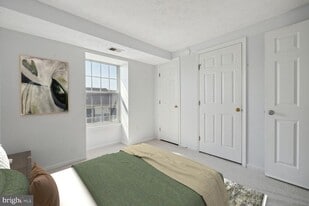 303 Palmspring Dr in Gaithersburg, MD - Building Photo