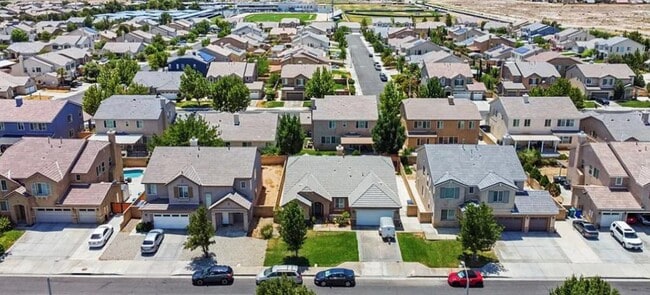 3278 Ashton Pl in Lancaster, CA - Building Photo - Building Photo