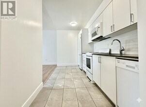 990 Avenue Rd in Toronto, ON - Building Photo - Building Photo