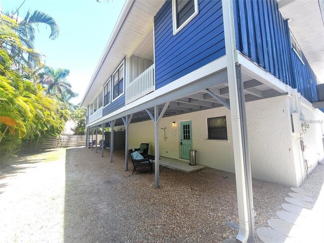 306 63rd St in Holmes Beach, FL - Building Photo - Building Photo