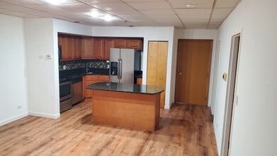 9514 Lawrence Ave, Unit 104 in Schiller Park, IL - Building Photo - Building Photo