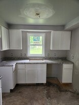 29193 Dardanella St in Livonia, MI - Building Photo