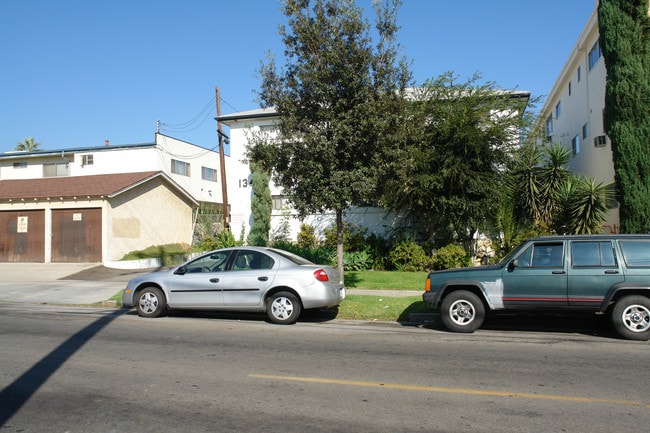 134 N Adams St in Glendale, CA - Foto de edificio - Building Photo