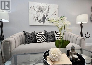 2207 Ridge Landing in Oakville, ON - Building Photo - Building Photo