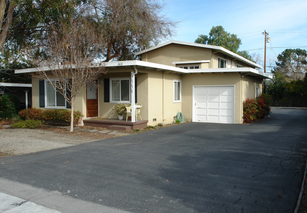 2631-2639 Alma St in Palo Alto, CA - Foto de edificio