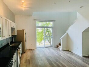 506 N Mangum St, Unit Light-filled loft #206 in Durham, NC - Building Photo - Building Photo