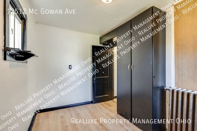 12512 Mc Gowan Ave in Cleveland, OH - Foto de edificio - Building Photo