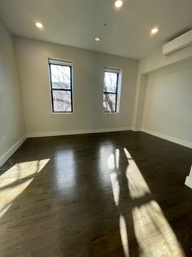 64 Irving St in Jersey City, NJ - Building Photo - Building Photo