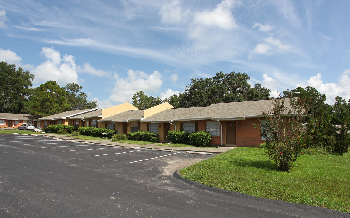 Mainbrook Apartments in Brooksville, FL - Foto de edificio