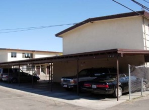 5431-5441 Perkins Rd in Oxnard, CA - Foto de edificio - Building Photo