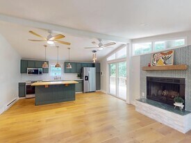 107 Hickory Rd in Milford, PA - Building Photo