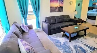 3981 Ingraham St in San Diego, CA - Building Photo