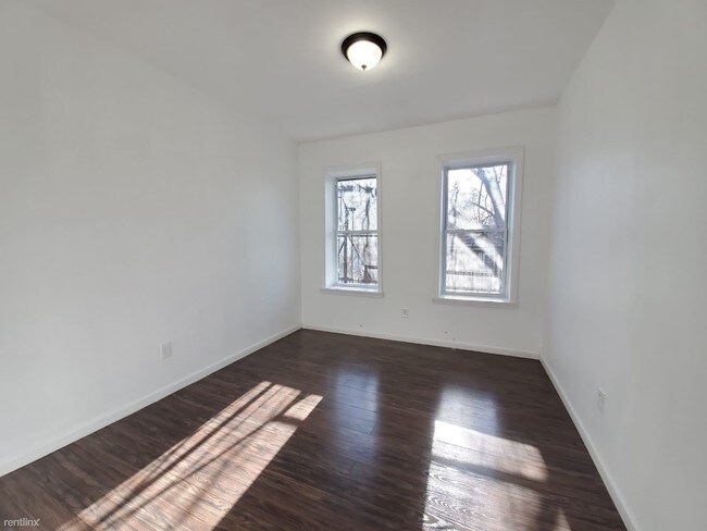 812 Clinton Ave in Newark, NJ - Building Photo - Building Photo
