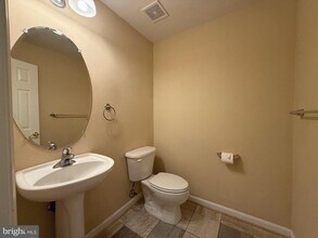 22949 Fanshaw Square in Brambleton, VA - Building Photo - Building Photo