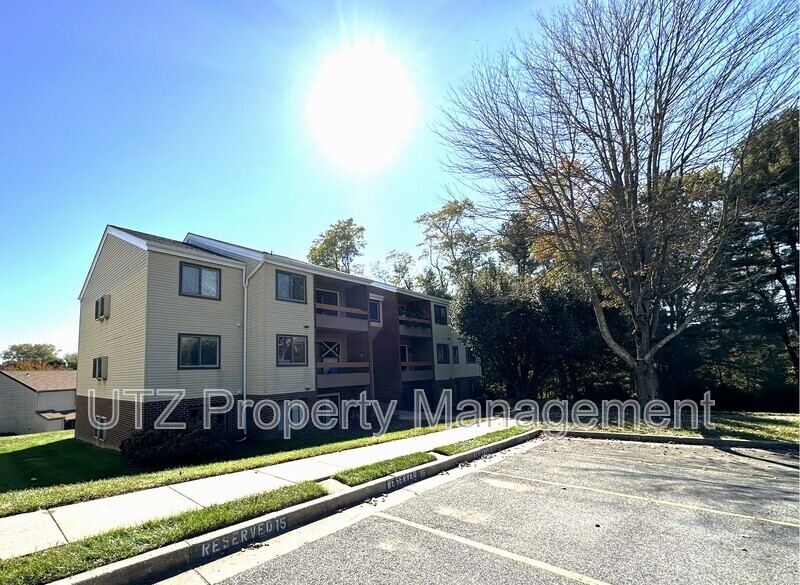 1001 Scarlet Oak Ct in Hampstead, MD - Foto de edificio