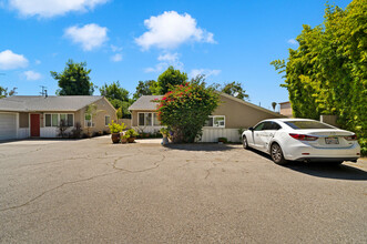 6727 Orion Ave in Van Nuys, CA - Building Photo - Building Photo